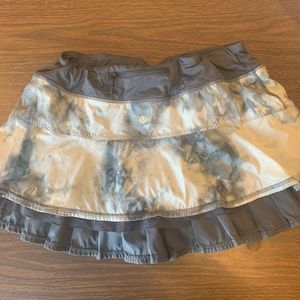 LULULEMON SIZE 10 skirt